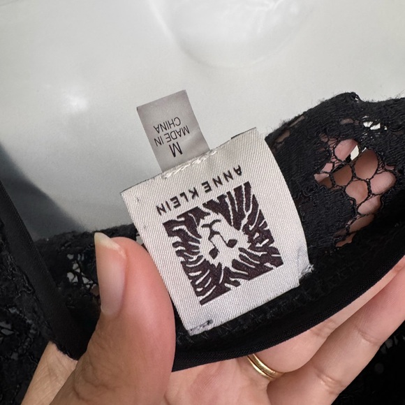 Anne Klein Black Blouse with Lace Detail - Picture 5 of 6